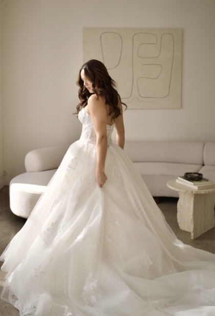 wedding-dresses-BA57