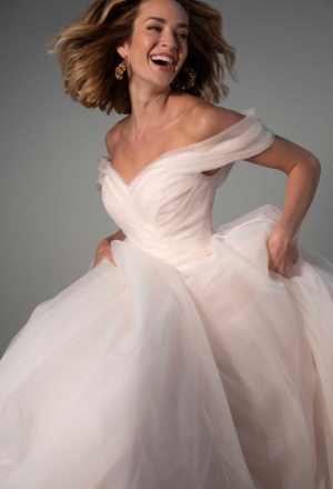 wedding-dresses-AW45