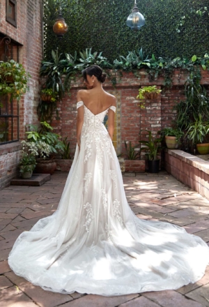 wedding-dresses-AW51