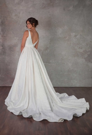 wedding-dresses-AW52