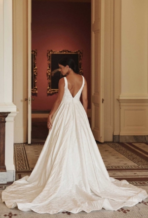 wedding-dresses-AW54