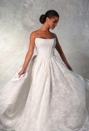 wedding-dresses-AW59