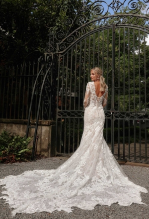 wedding-dresses-AW70