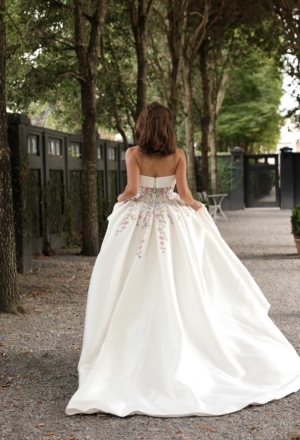 wedding-dresses-AW72