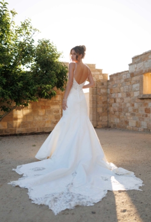 wedding-dresses-AW76