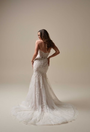 wedding-dresses-AW78