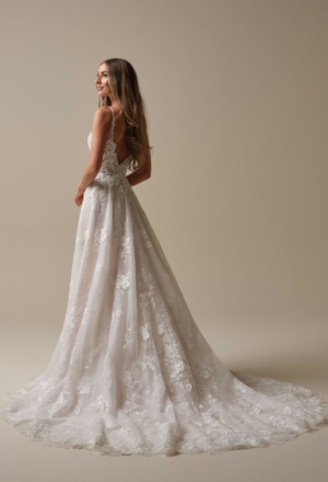 wedding-dresses-AW82