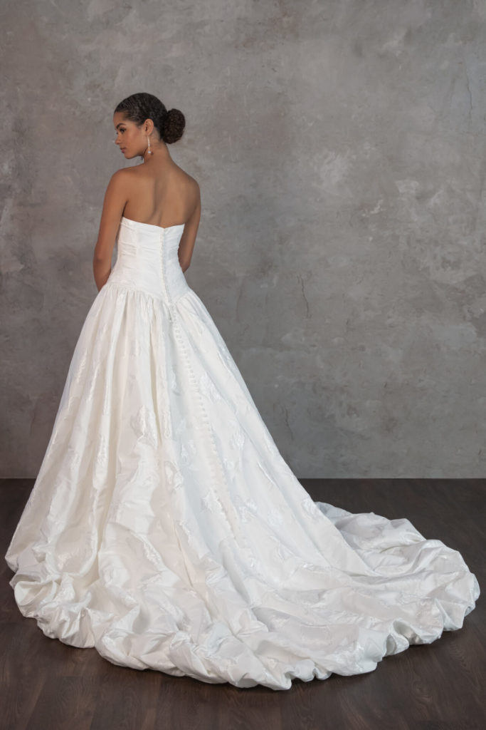 wedding-dresses-AU40